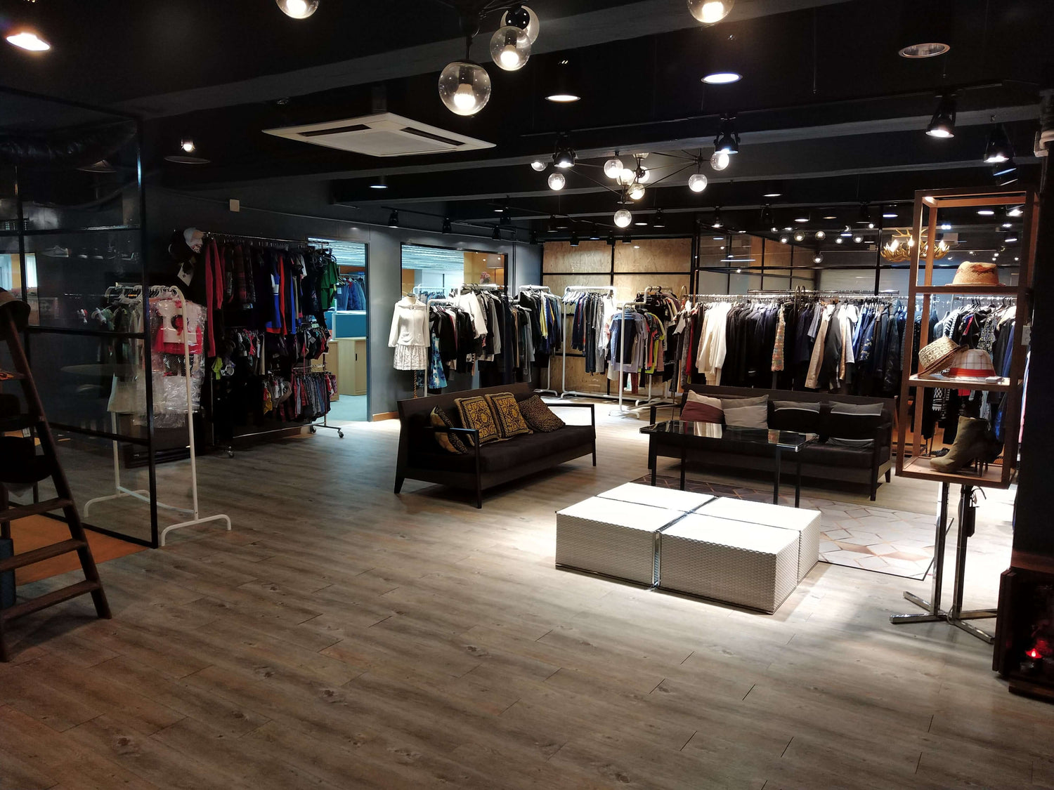 Apparel Mode De Vie Mall